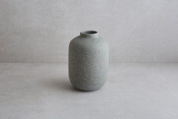 Grey Textured Vase（灰色纹理花瓶）